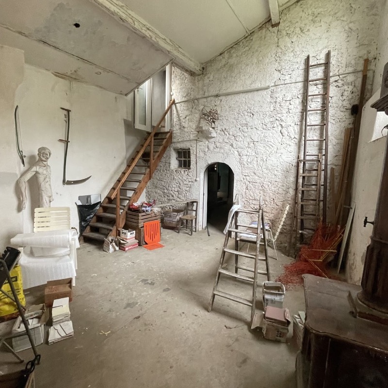 <span>G117b<br>Carona</span>